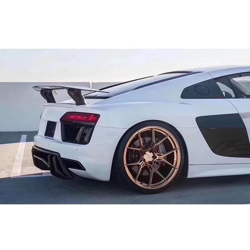 High Quality Fast Delivery Whole Sale Price Dry Carbon Fiber Vorsteine Rear Diffuser Body Kits for  R8 16-19